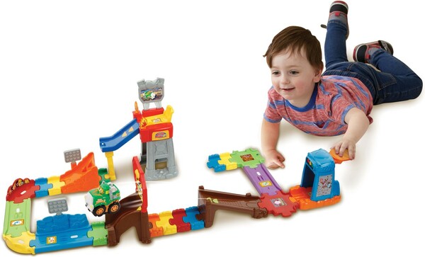 VTech VTech Tut Tut Bolides Circuit Super Cascades Push & Go + Peter, super cascadeur (fr) 3417765037061