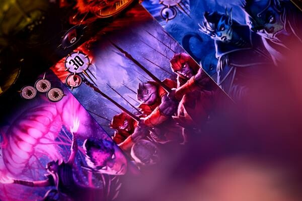 Bombyx legions univers d'abyss - couverture roi estran 3760267991295