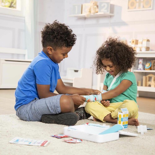 Melissa & Doug Ensemble de Premiers Soins Melissa & Doug 40601 000772406017