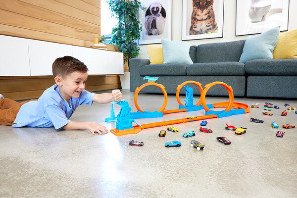 Hot Wheels Hot Wheels - track creator - coffret triple boucle à propulseur 194735289752