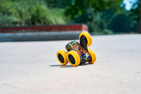 Dickie Toys dickie - téléguidé flippy feu & glace 18 cm 1:28 4006333087349