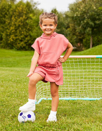 B. Brand B. Active - but de soccer botte et compte! 062243487161