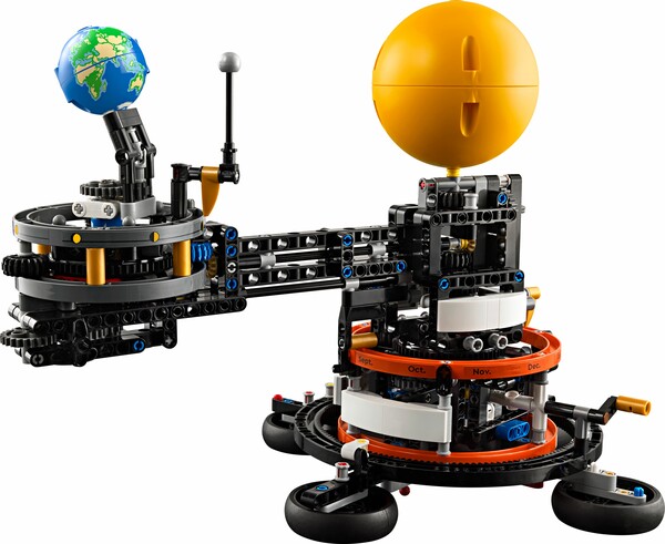 LEGO LEGO 42179 La planète Terre et la Lune en orbite 673419389211