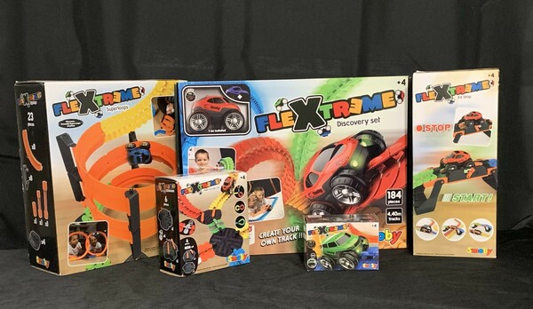 Flextreme - Ensemble découverte 184 pc, centre de ravitaillement, ensemble Multi-circuits, Superloops 22 pc, Voiture supplémentaire 