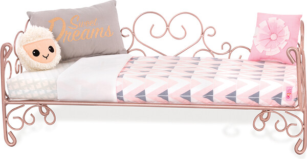 Poupées Our Generation Accessoires OG - Lit coeurs "Scrollwork Bed" pour poupée de 46 cm 062243408630