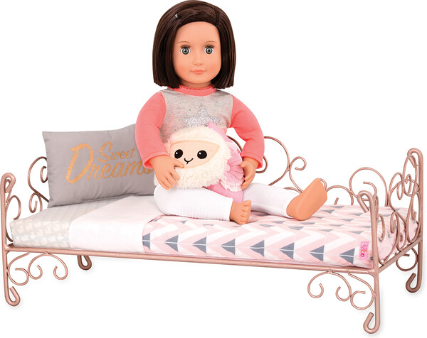 Poupées Our Generation Accessoires OG - Lit coeurs "Scrollwork Bed" pour poupée de 46 cm 062243408630