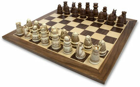 Wood Expressions Jeu d'échecs 15 po en bois médieval avec pièces brunes et ivoires en polyrésine 658956254154