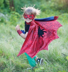 Creative Education Costume cape araignée rouge avec masque et bracelets, grandeur 5-6 771877532726