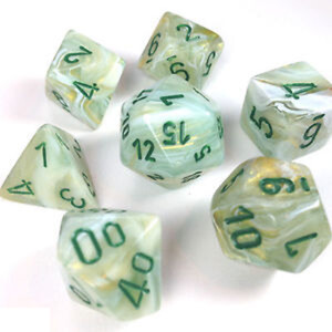 Chessex Dés d&d 7pc  Mini marbrés verts avec chiffres vert foncé 601982035877